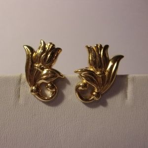 Avon Gold Floral Earrings